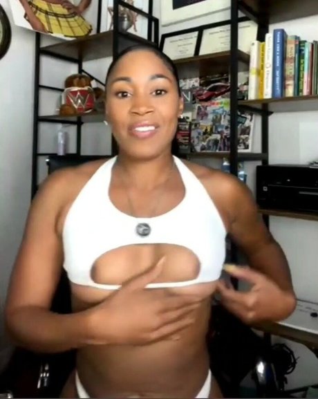 Ariane Andrew xxxスター ギャラリー