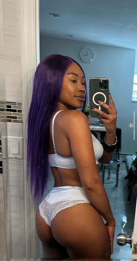 Ariane Andrew ホットなポルノスター 写真