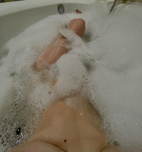 the cherry on the cake ポルノスター ヌード 写真