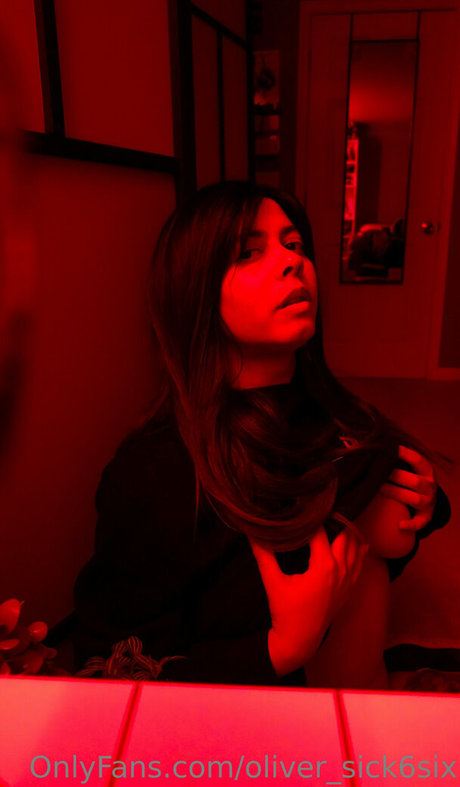 18歳のオンリーファンズ ホットポルノ 画像