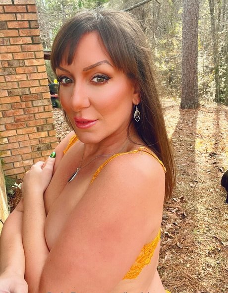 ワイドオンリーファン セクシーヌード 写真