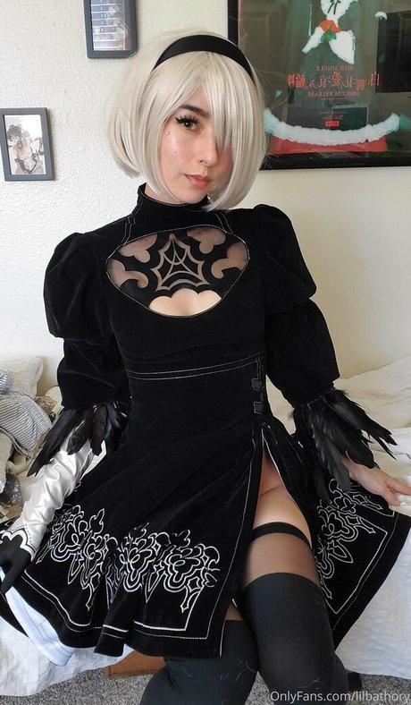 アジア人カップルオンリーファンズ セクシー裸 写真