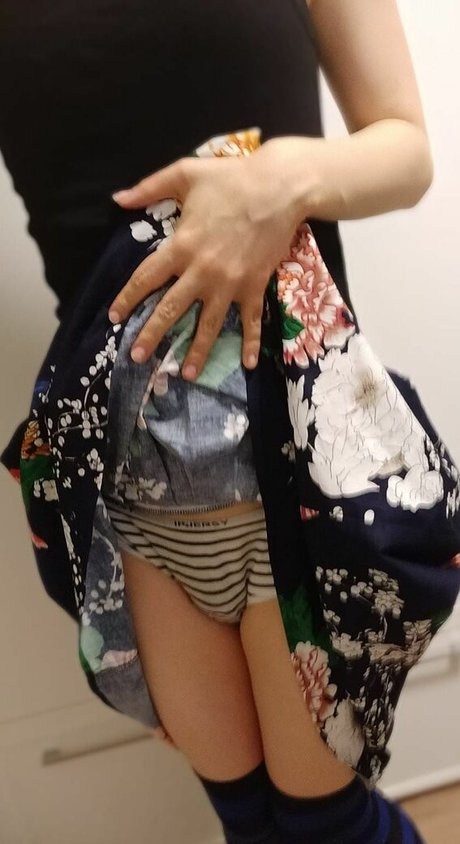 美しい黒檀のオンリーファンズ アダルト 画像