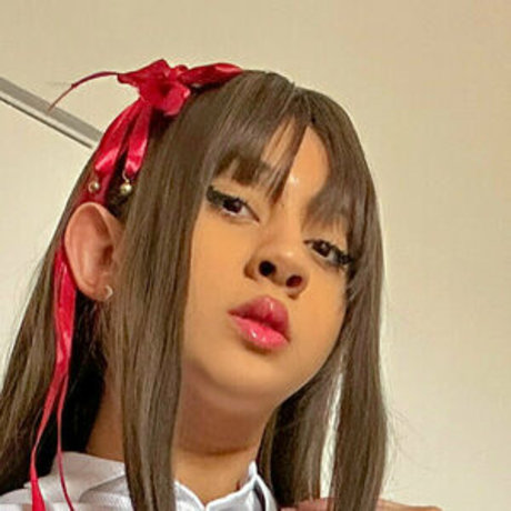 akakumiufree トップモデル 画像