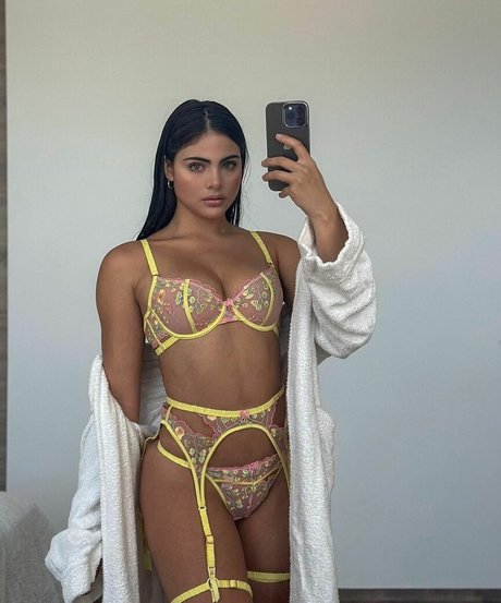 Sara Orrego ポルノスター トップ 写真