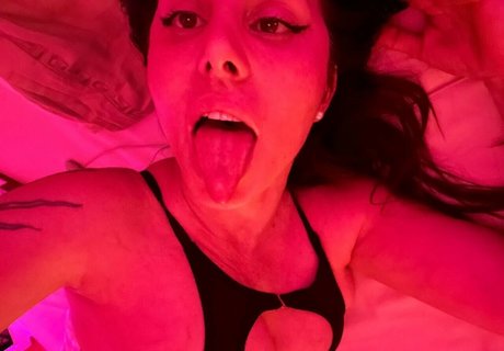 BDSM奴隷オンリーファンズ セクシーヌード 画像