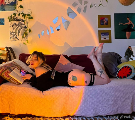 大学生のティーンオンリーファン セクシーヌード 写真