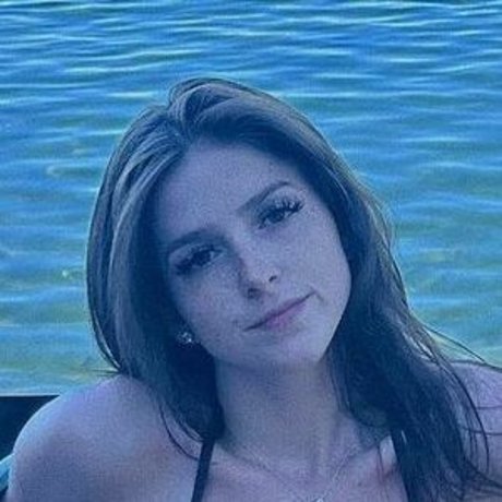 paige mousseau 無料のスター 写真