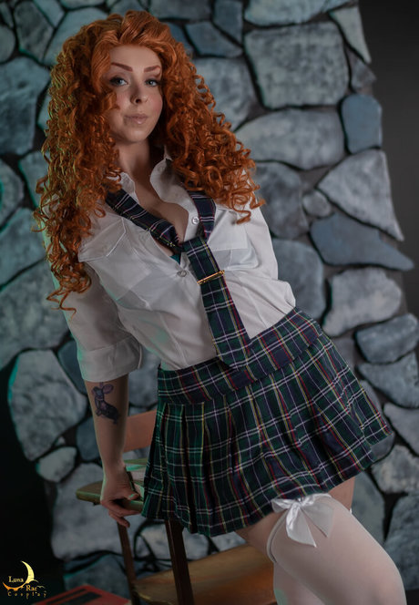 曲線美のクーガーオンリーファンズ 美しいポルノ 画像