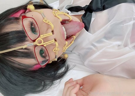 黒檀の偽おっぱいオンリーファンズ 無料ヌード 写真