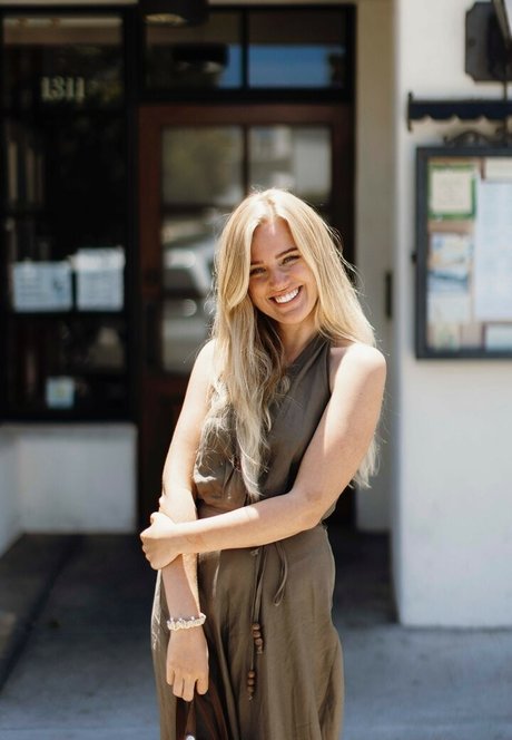 Eva Vlaardingerbroek HDモデル 写真