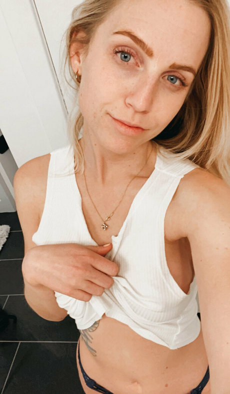 violet walker66 free セックススター 写真