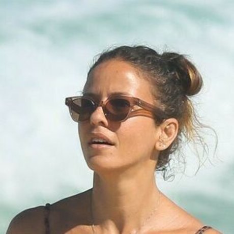Fernanda De Freitas アートモデル 画像