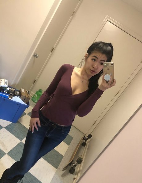 stonerlaceyyy 女優 アーカイブ