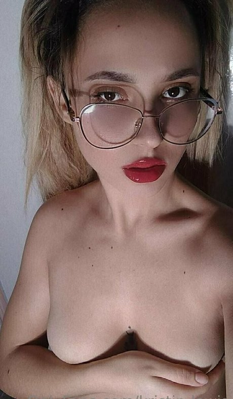 赤毛の熟女オンリーファンズ アート裸 写真