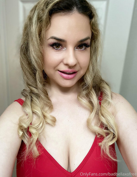 badbellaxofree 裸のスター 写真
