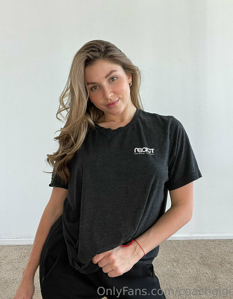 coachgigi ヌード女優 写真