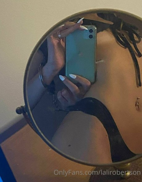 lalirobertson 美しいポルノスター 写真