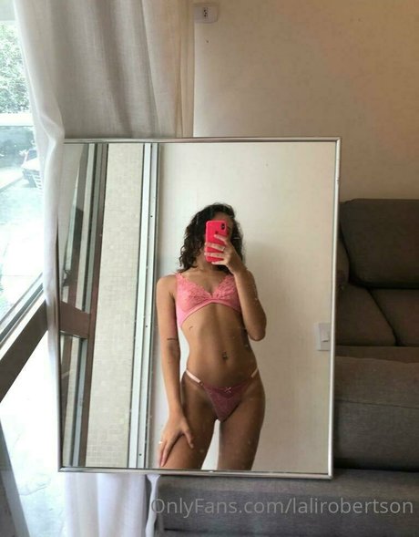 lalirobertson 女優 アーカイブ