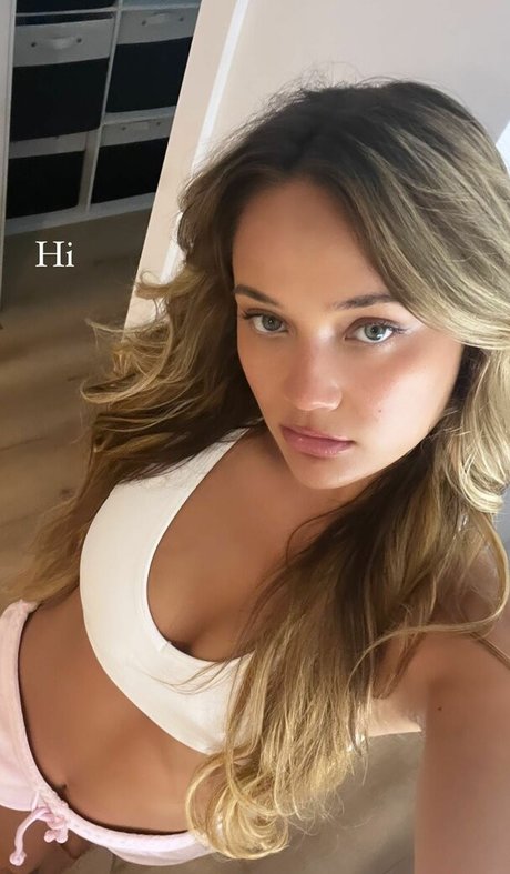 Mia Gibbs エロティックなポルノスター ギャラリー