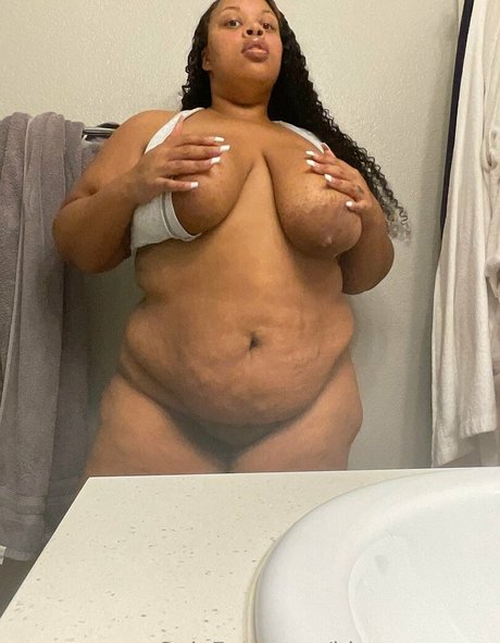 スキニーオンリーファンズ セクシーヌード 写真