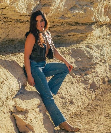 Raquel Rodriguez スター ヌード 写真