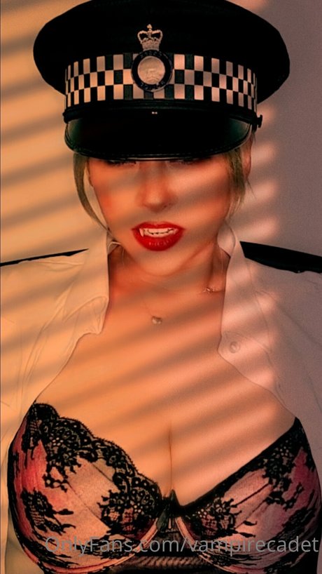 Vampire Cadet xxxポルノスター 写真