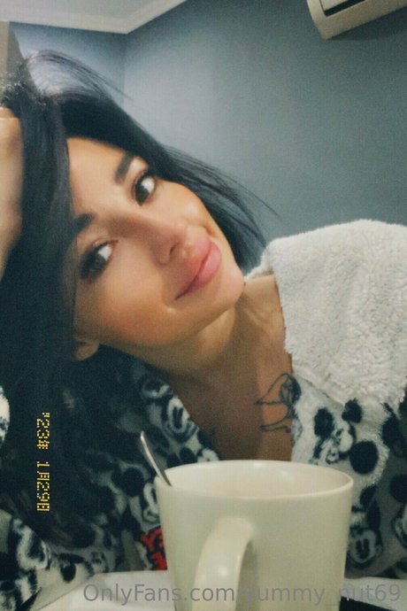 Yummy Nut 高品質のポルノスター 画像