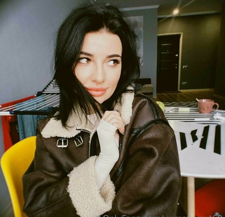 Yummy Nut アートモデル 写真