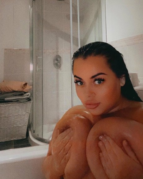 垂れ乳オンリーファンズ ベスト 写真