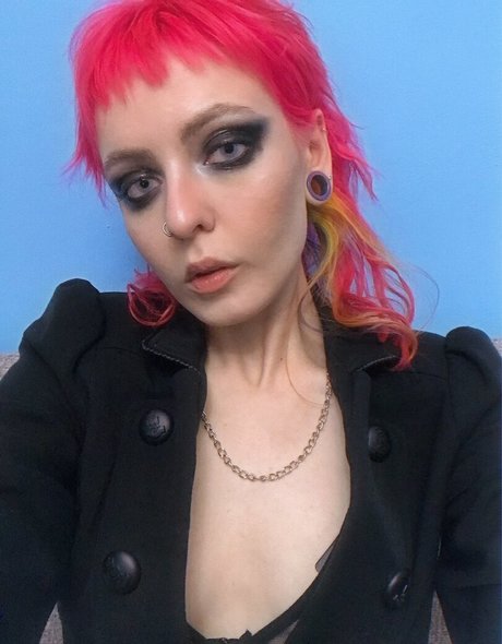 itsadeathwish アダルトモデル 写真