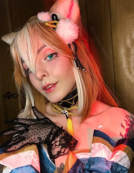 巨乳クーガーオンリーファンズ 裸 画像