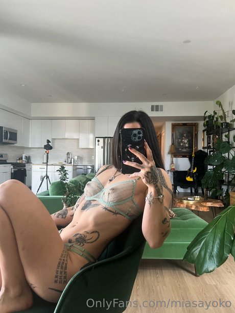 黒い肌のオンリーファンズ セクシー 画像