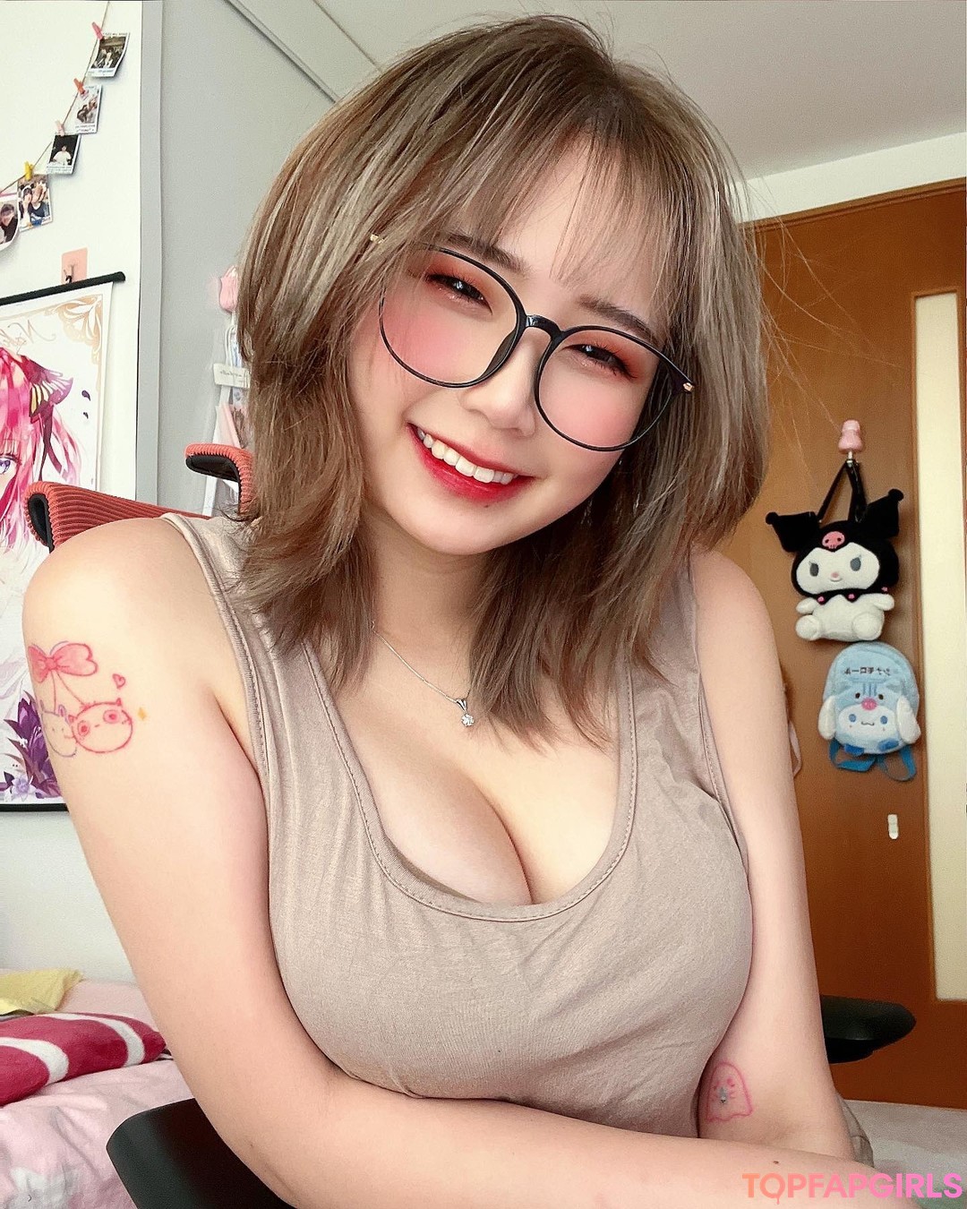 Akaei Ray ポルノスター ヌード ギャラリー