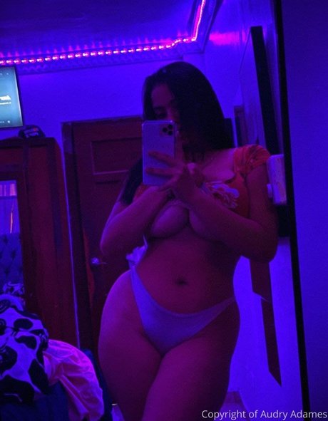 ジムレギンス オンリーファンズ 美しい裸 写真