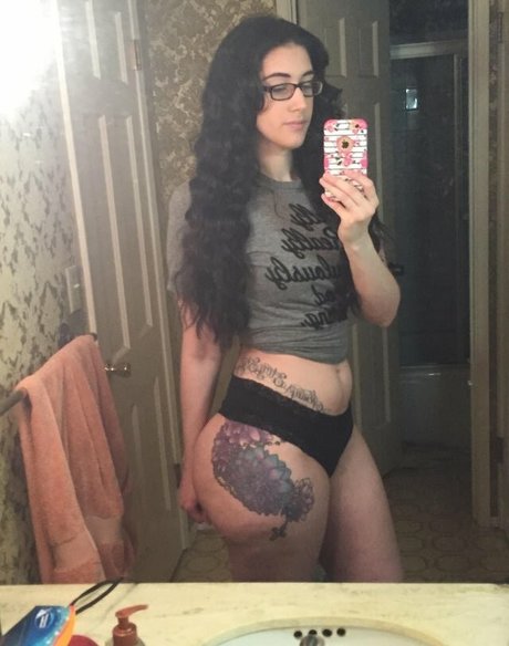 sarahexposed アダルト女優 写真