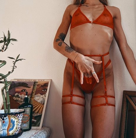 bakedblondi エロティックなポルノスター 画像