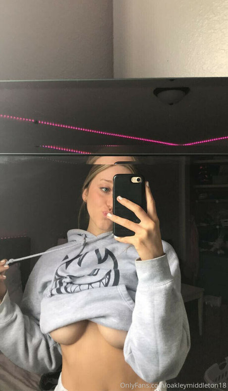 茶色の目のキティオンリーファンズ ベスト アーカイブ