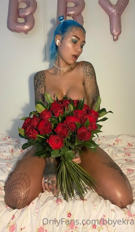 巨乳ストリップオンリーファンズ セクシーヌード 写真