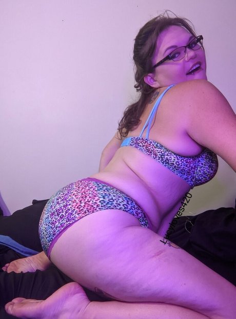 Lucy Stoner 美しいモデル 写真