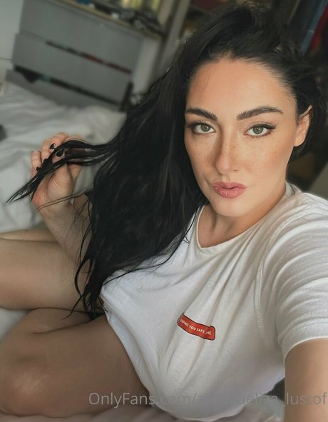 Eliza Lust 美しいポルノスター 写真