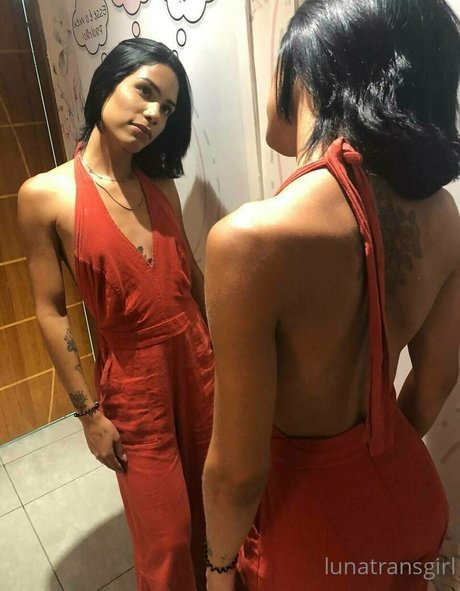 おっぱいオンリーファンズ セクシーヌード 写真