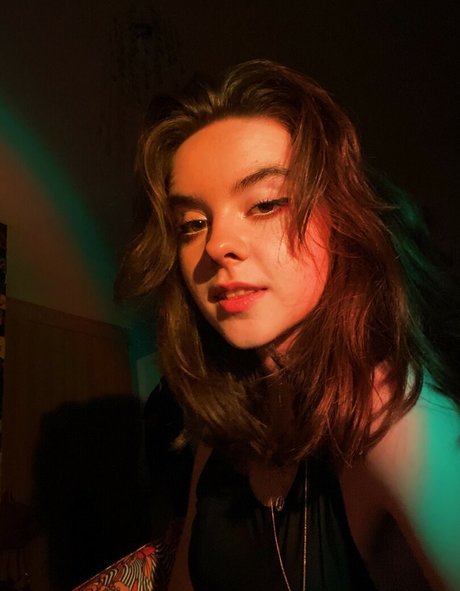 Laura Anne 無料女優 画像