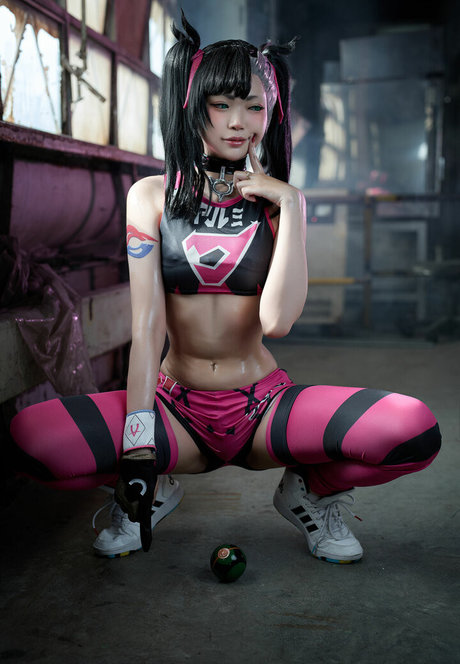 ZinieQ アダルトスター 写真