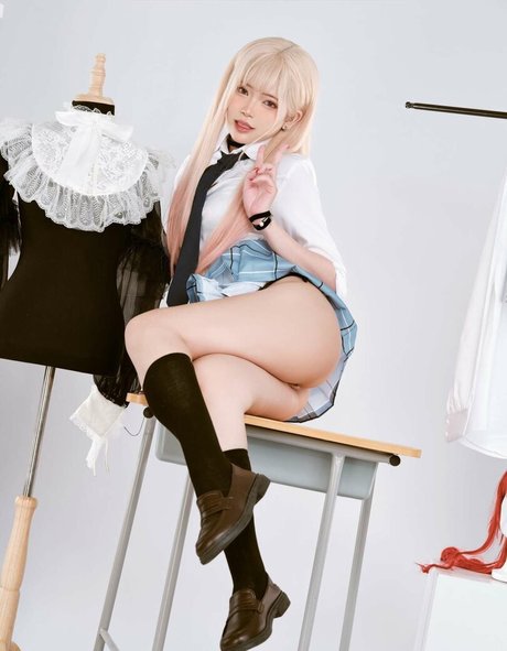 ZinieQ かわいいポルノスター ギャラリー