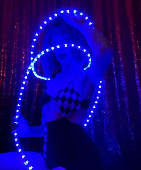 男性TikTokスターオンリーファンズ 無料ヌード 画像