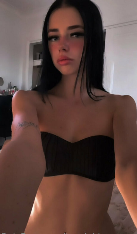 ランジェリーヌードオンリーファンズ セックス ギャラリー