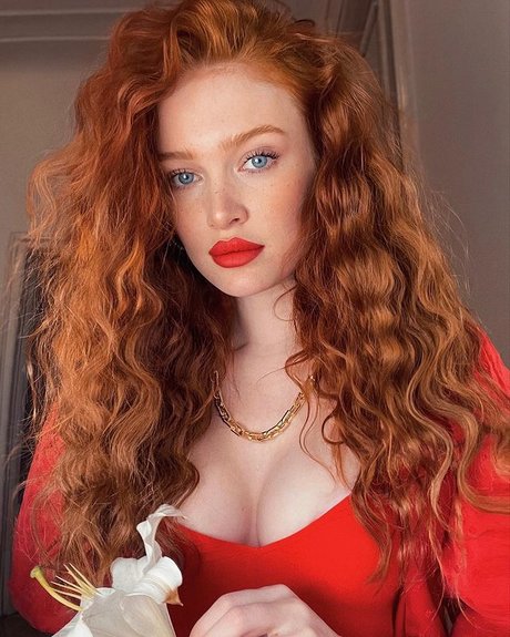 継娘オンリーファンズ 美しいポルノ 写真