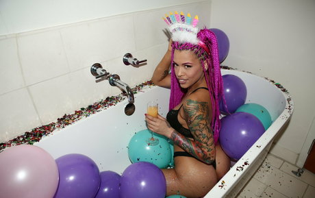 Miss Charlie Pearl 無料モデル アーカイブ