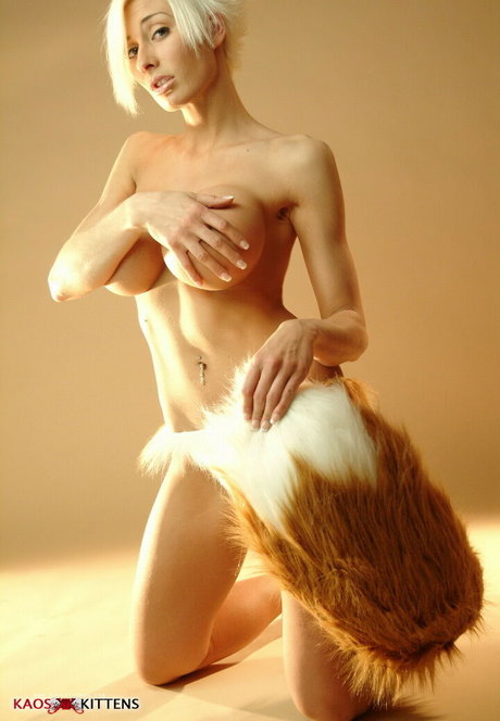 アジアンアマチュアオンリーファンズ アダルト 写真